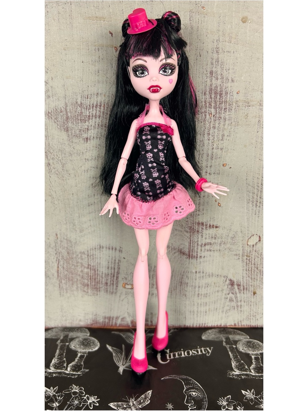 Monster High Draculaura Fashion Pack on Picture Day Doll